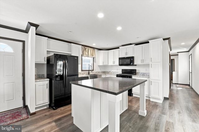 44 KENNEDY DR, Fairless Hills, PA 19030