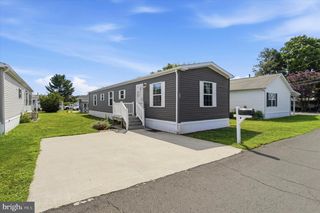 44 KENNEDY DR, Fairless Hills, PA 19030