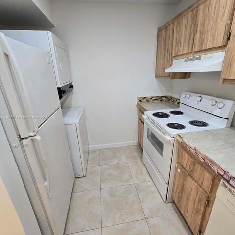 15332 SW 72nd St 6-24, Miami, FL 33193