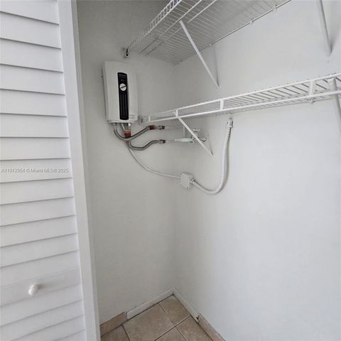 15332 SW 72nd St 6-24, Miami, FL 33193