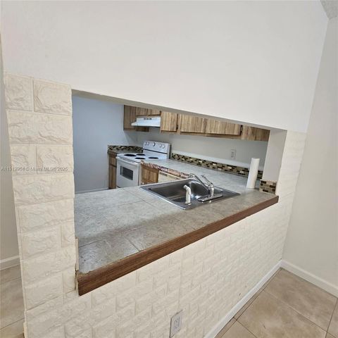 15332 SW 72nd St 6-24, Miami, FL 33193