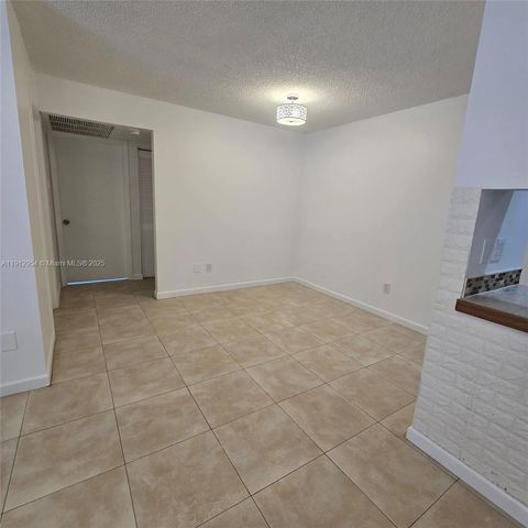 15332 SW 72nd St 6-24, Miami, FL 33193