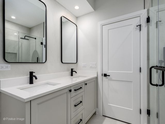 3047 N Christiana Avenue, Chicago, IL 60618