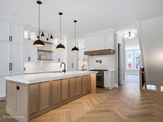 3047 N Christiana Avenue, Chicago, IL 60618