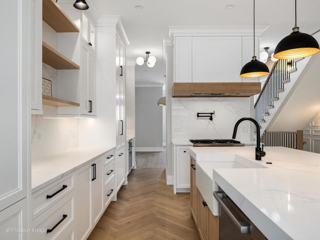 3047 N Christiana Avenue, Chicago, IL 60618