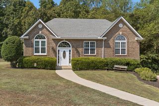 1436 Grassland Dr, Ashland City, TN 37015