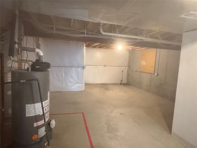 6015 NW 49th Street, Johnston, IA 50131