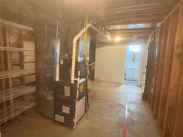 6015 NW 49th Street, Johnston, IA 50131