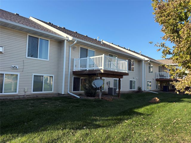 6015 NW 49th Street, Johnston, IA 50131