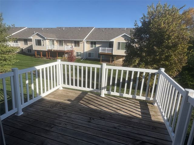 6015 NW 49th Street, Johnston, IA 50131