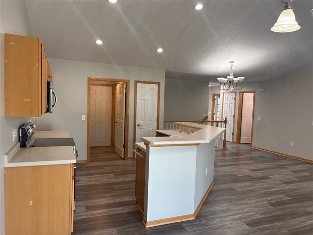 6015 NW 49th Street, Johnston, IA 50131