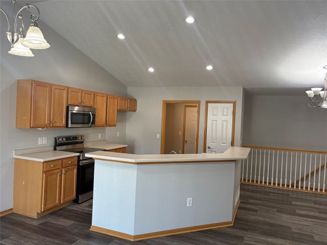 6015 NW 49th Street, Johnston, IA 50131