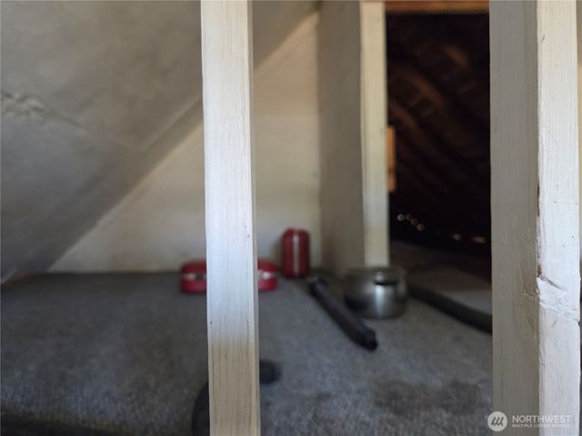 208 Burma Road, Castle Rock, WA 98611