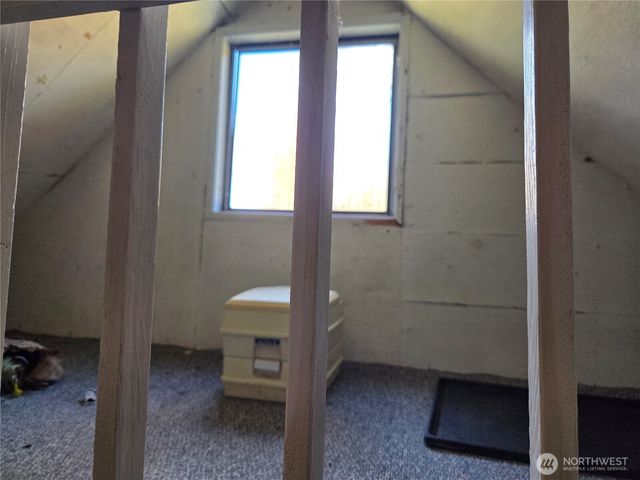 208 Burma Road, Castle Rock, WA 98611