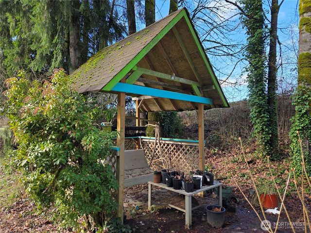 208 Burma Road, Castle Rock, WA 98611