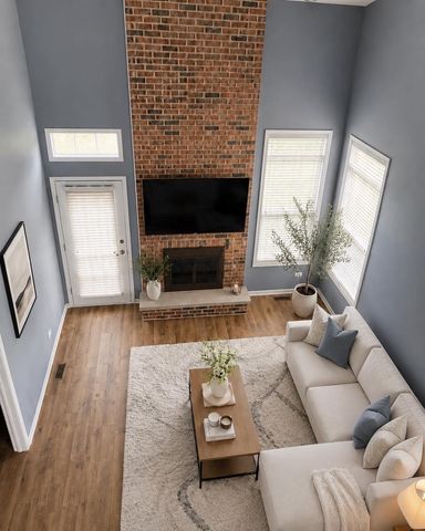 1121 Loganbury Court, Elgin, IL 60120