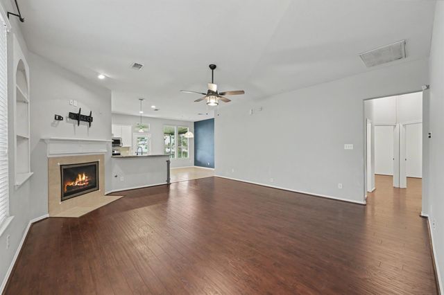 7023 Durango Creek Drive, Magnolia, TX 77354