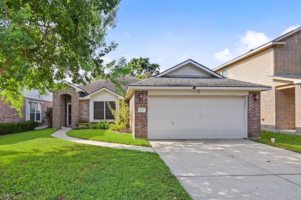 7023 Durango Creek Drive, Magnolia, TX 77354