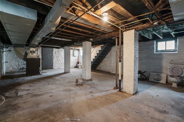 3045 Glen Mawr St, Sheraden, PA 15204