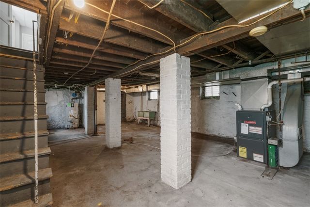 3045 Glen Mawr St, Sheraden, PA 15204