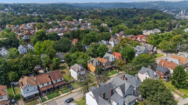 3045 Glen Mawr St, Sheraden, PA 15204