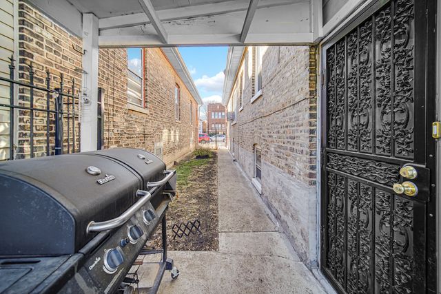 3220 W 66th Street, Chicago, IL 60629