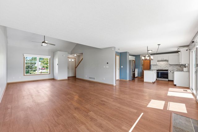 403 Sycamore Creek Street, Pickerington, OH 43147