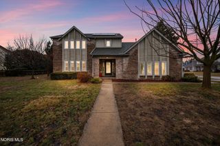 1134 Laura Lane, Oregon, OH 43616