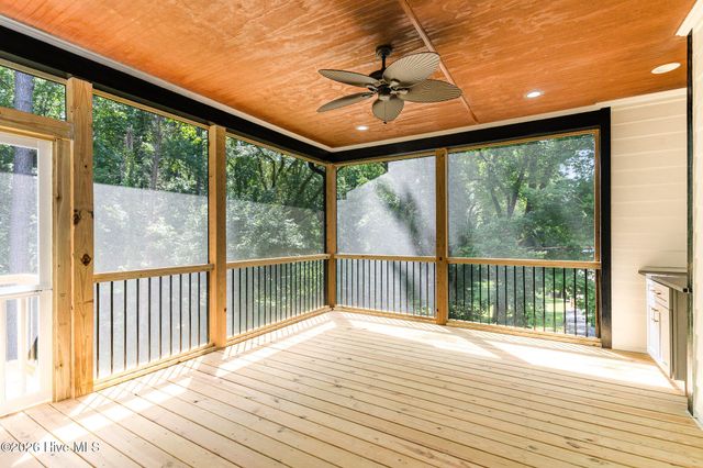 301 W College Street, Louisburg, NC 27549