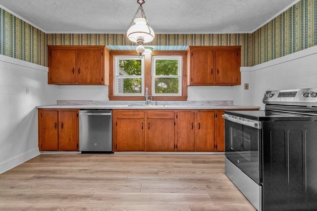 17 Windsor Street, Methuen, MA 01844
