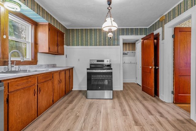 17 Windsor Street, Methuen, MA 01844