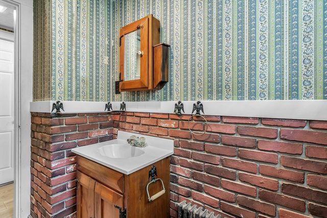 17 Windsor Street, Methuen, MA 01844