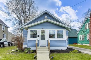 534 N May Street, Aurora, IL 60506