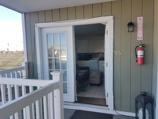 12 G Street, Hampton, NH 03842