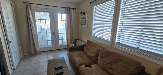 12 G Street, Hampton, NH 03842