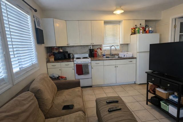 12 G Street, Hampton, NH 03842