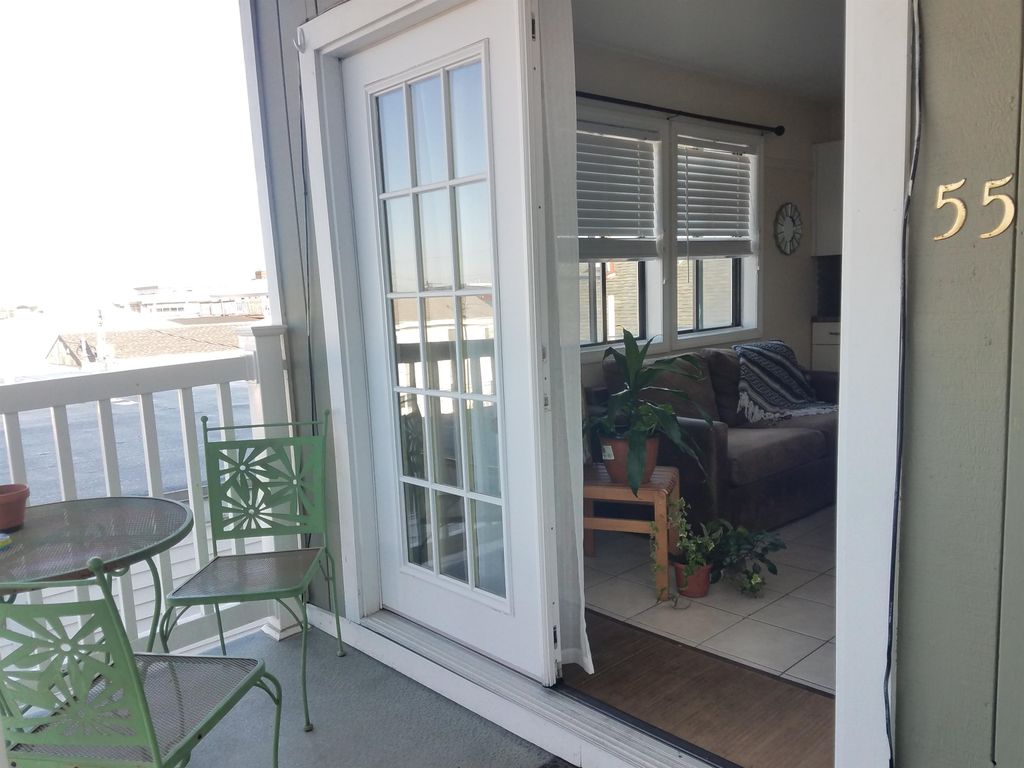 12 G Street, Hampton, NH 03842