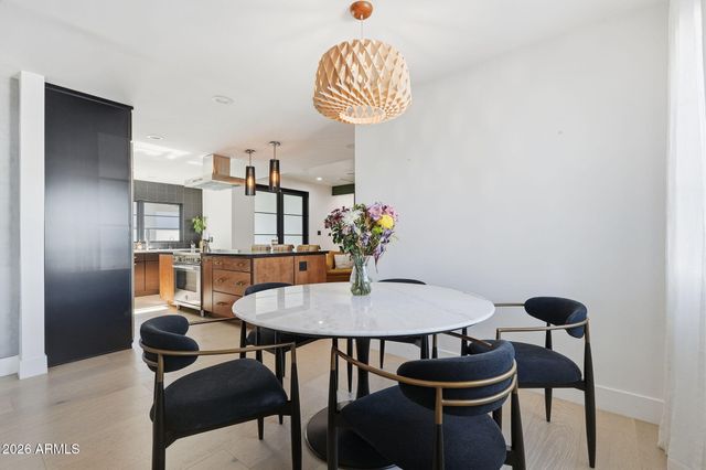 3901 E WELDON Avenue, Phoenix, AZ 85018