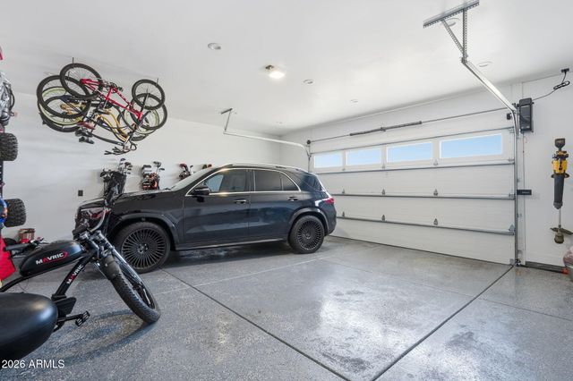 3901 E WELDON Avenue, Phoenix, AZ 85018