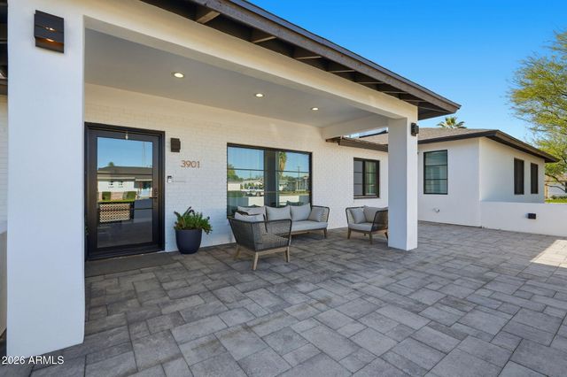 3901 E WELDON Avenue, Phoenix, AZ 85018