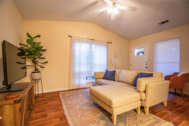 1817 Lipscomb Street, Fort Worth, TX 76110