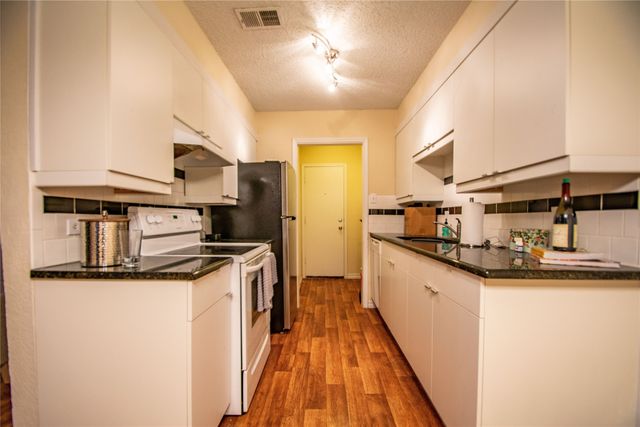 1817 Lipscomb Street, Fort Worth, TX 76110