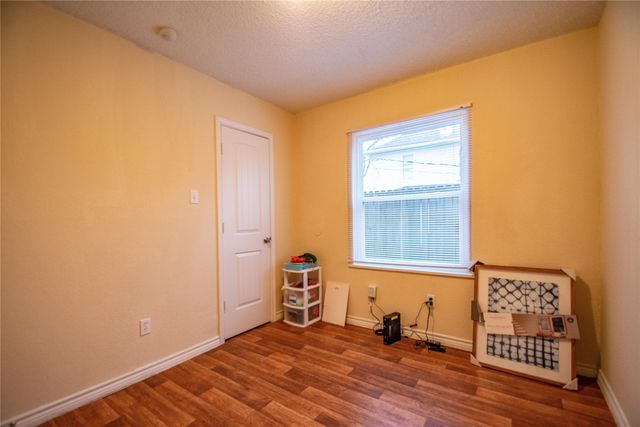 1817 Lipscomb Street, Fort Worth, TX 76110