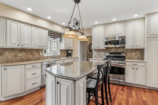 2237 Keim Road, Naperville, IL 60565