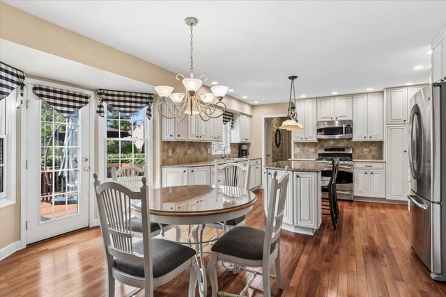 2237 Keim Road, Naperville, IL 60565