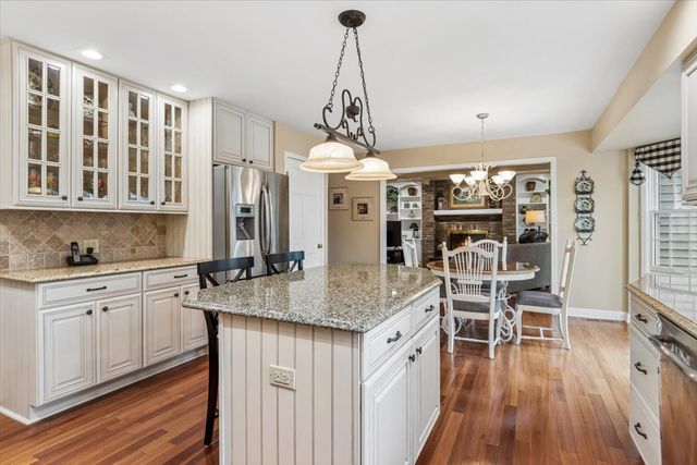 2237 Keim Road, Naperville, IL 60565