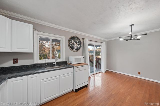 1268 Amarillo Street, Wolverine Lake Village, MI 48390