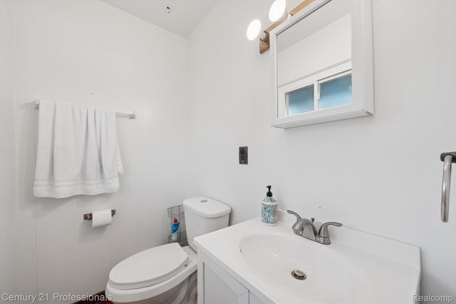 1268 Amarillo Street, Wolverine Lake Village, MI 48390