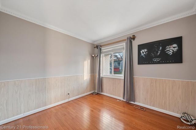 1268 Amarillo Street, Wolverine Lake Village, MI 48390