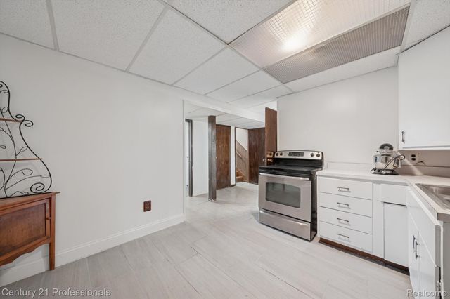 1268 Amarillo Street, Wolverine Lake Village, MI 48390